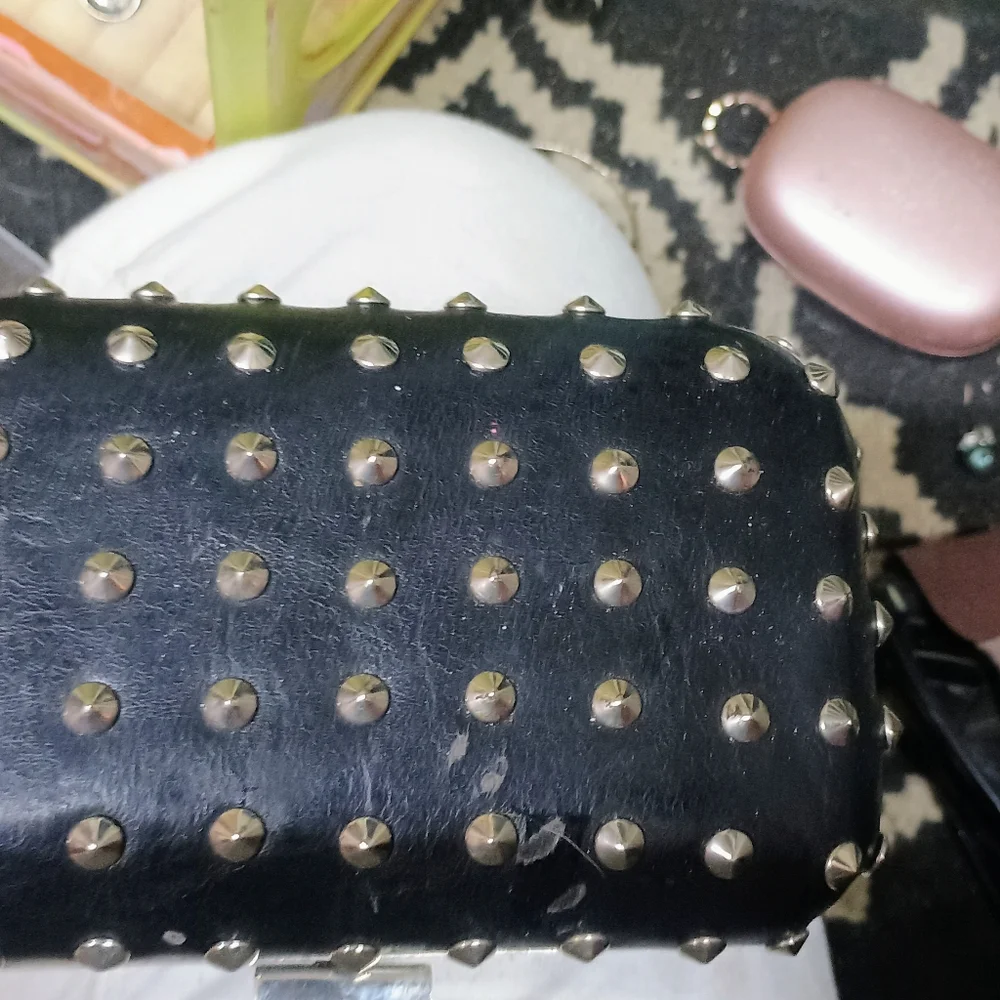 Spike Hard Shell Box - Picture 1 of 1